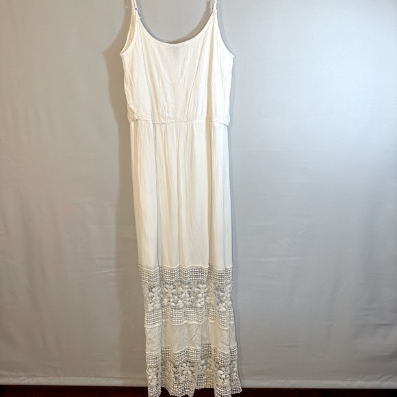 Allison Brittney White Tiered Crochet Lace Trim Spaghetti Straps Boho Maxi Dress - Picture 12 of 12